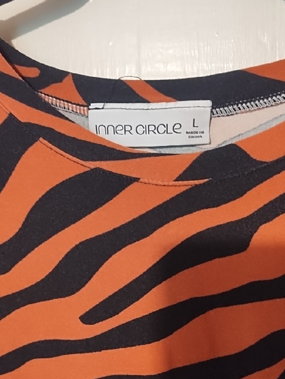 Rust Zebra-Stripe Long Sleeve Tunic with Shoulder Buttons Large EUC. - Picture 2 of 10